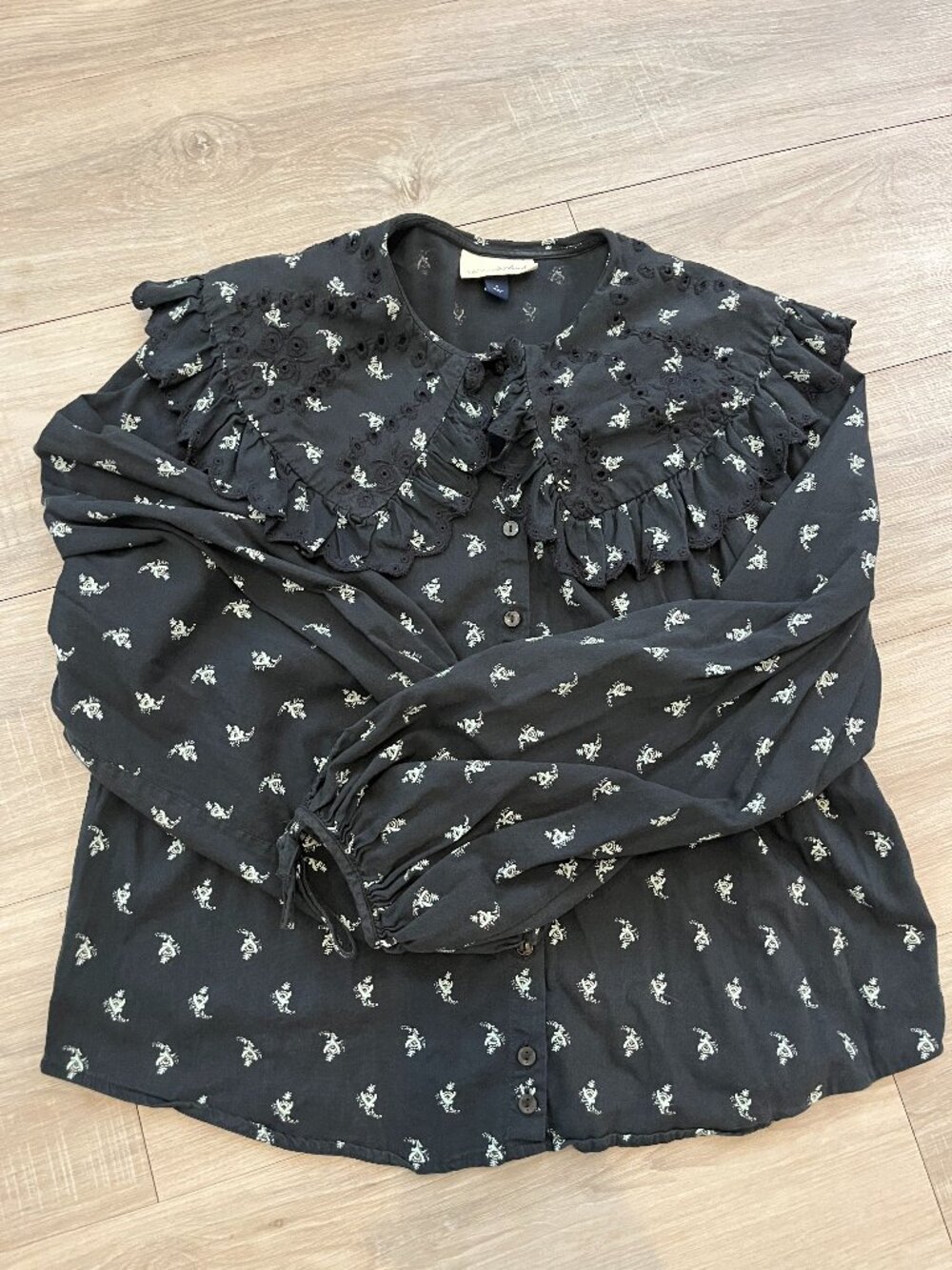 Universal Thread women’s top, size S